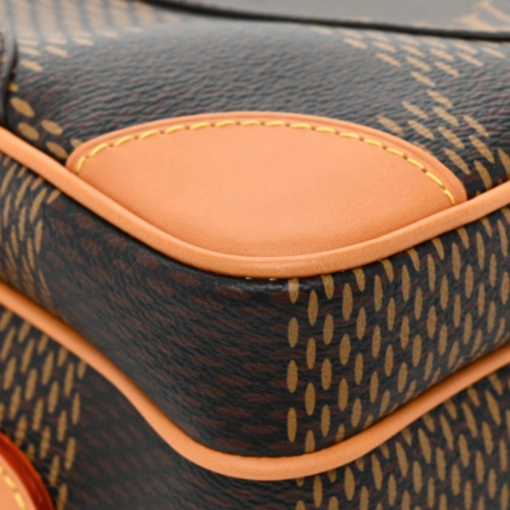 SOLD Louis Vuitton X Nigo LE Giant Damier Ebene Monogram Nil Messenger - Picture 9 of 11
